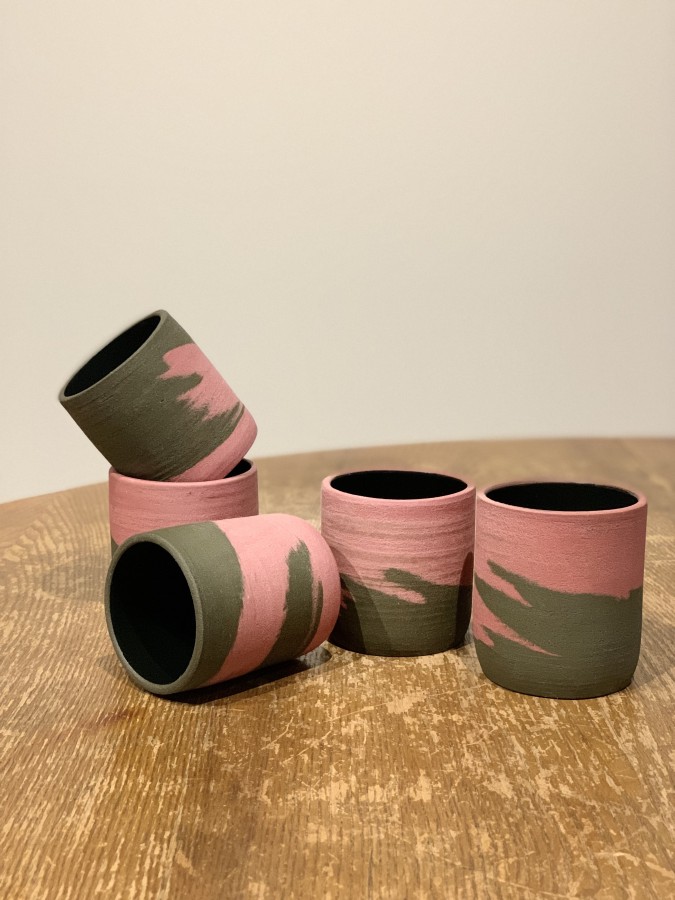 Žaliai rožinis puodelis